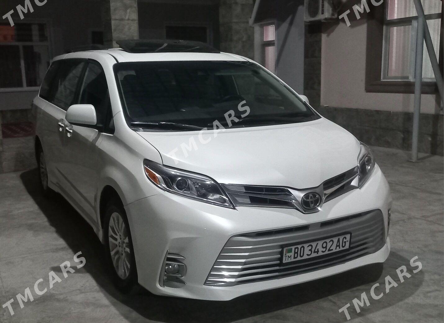 Toyota Sienna 2020 - 400 000 TMT - Гуртли - img 2