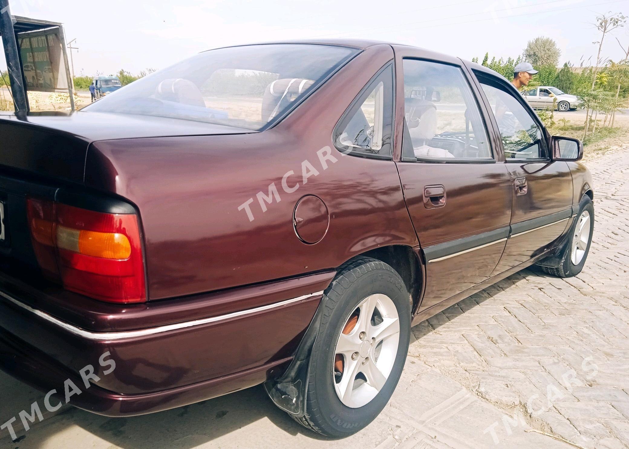 Opel Vectra 1995 - 35 000 TMT - Фарап - img 3