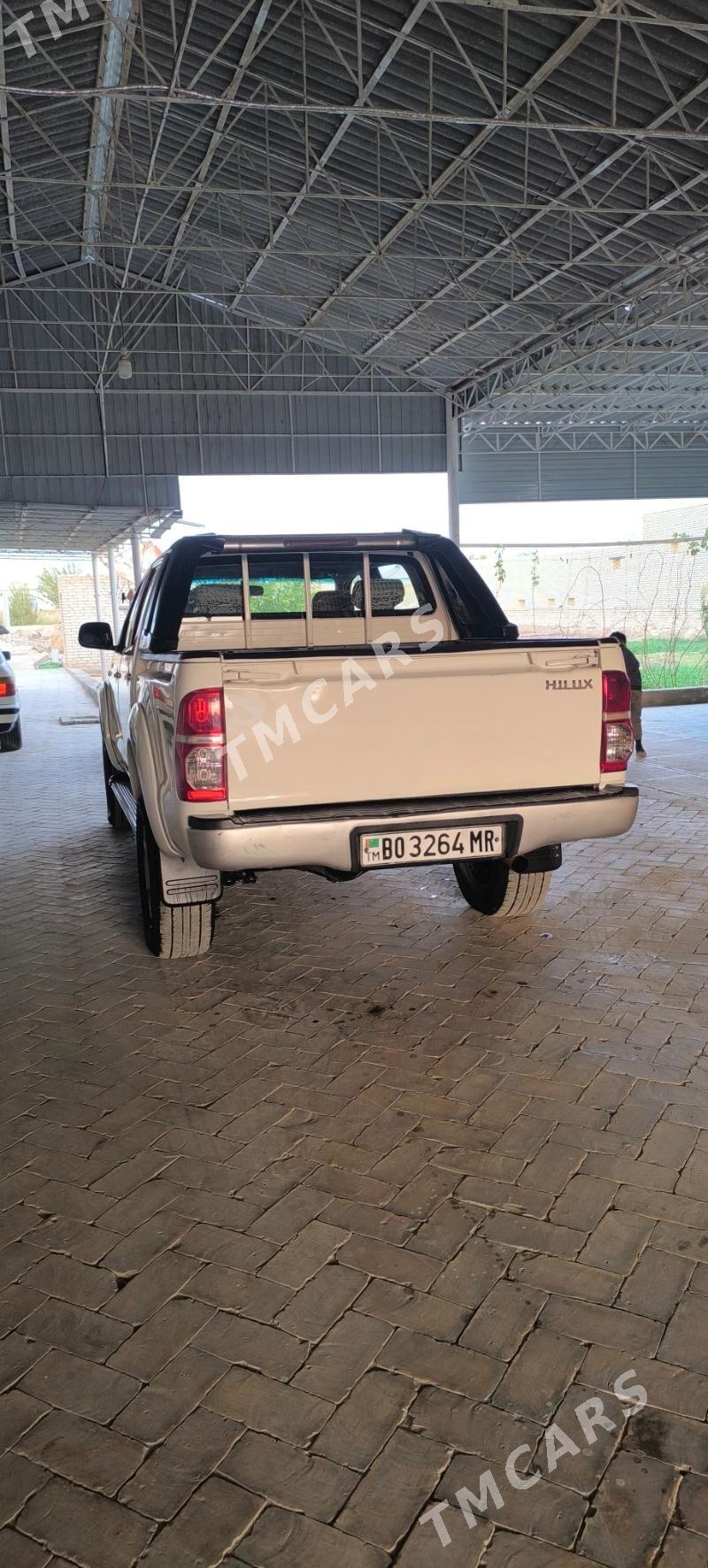 Toyota Hilux 2009 - 220 000 TMT - Байрамали - img 2