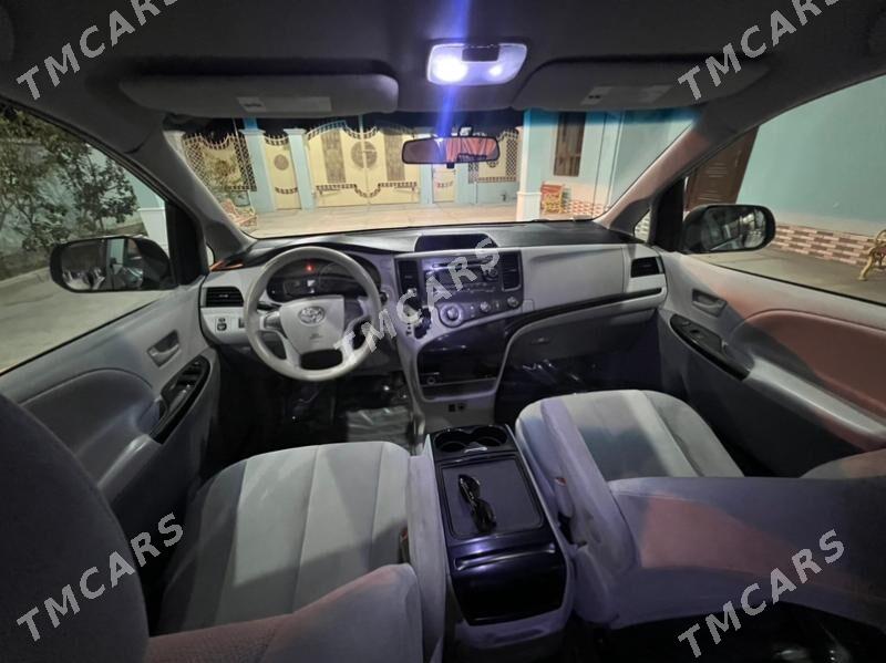 Toyota Sienna 2014 - 300 000 TMT - Balkanabat - img 5