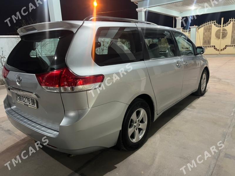 Toyota Sienna 2014 - 300 000 TMT - Balkanabat - img 8