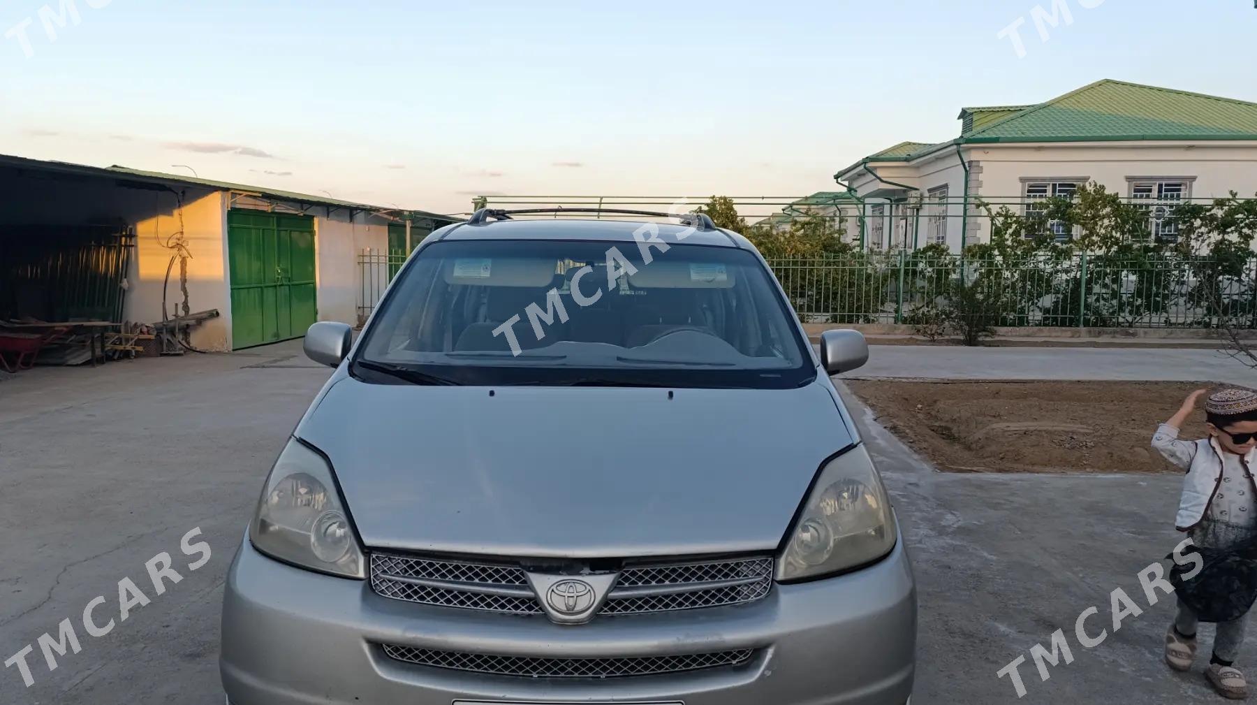 Toyota Sienna 2003 - 150 000 TMT - Теджен - img 4