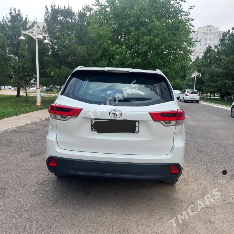 Toyota Highlander 2019 - 350 000 TMT - ул. Подвойского (Битарап Туркменистан шаёлы) - img 2