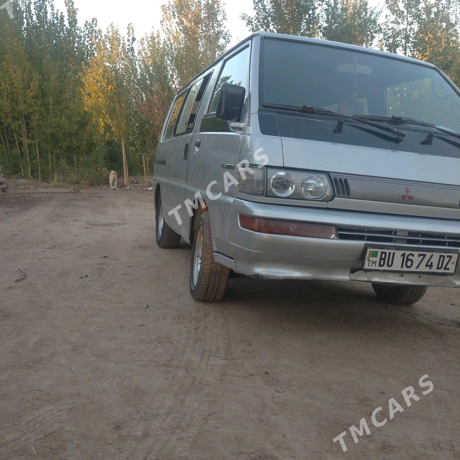 Mitsubishi Delica 1994 - 30 000 TMT - Gubadag - img 2