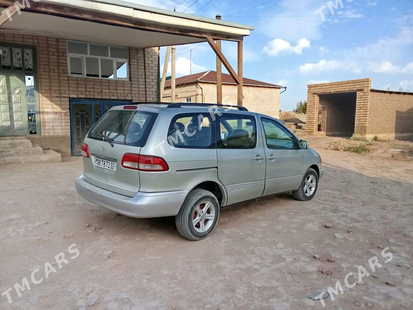 Toyota Sienna 2002 - 110 000 TMT - Гурбансолтан Едже - img 3