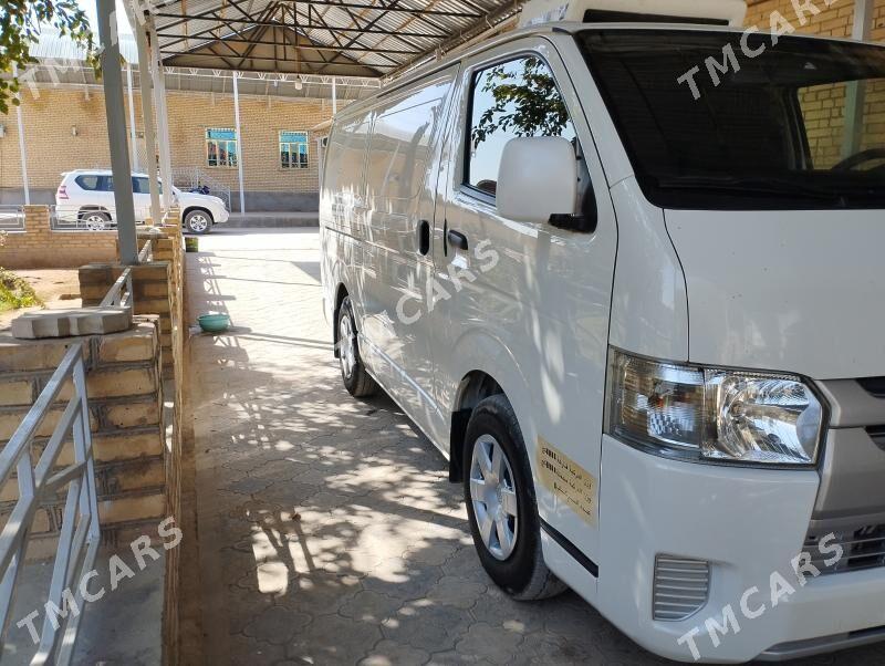 Toyota Hiace 2018 - 380 000 TMT - Hojambaz - img 2