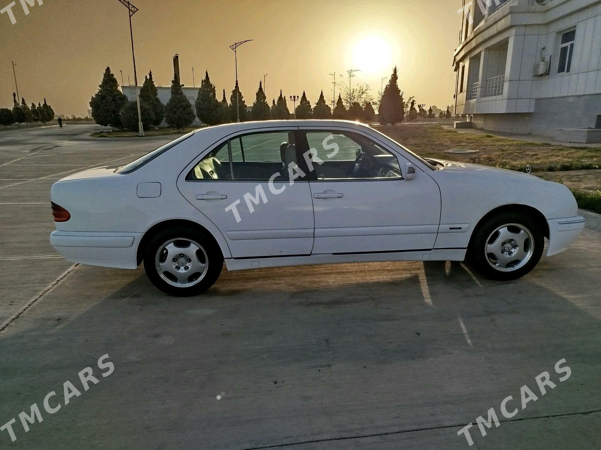 Mercedes-Benz E320 2000 - 100 000 TMT - Туркменбаши - img 4