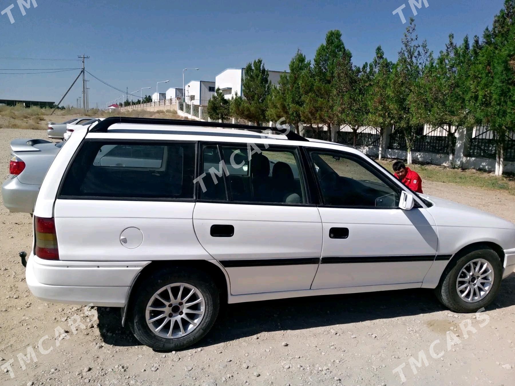 Opel Astra 1993 - 36 000 TMT - Фарап - img 3