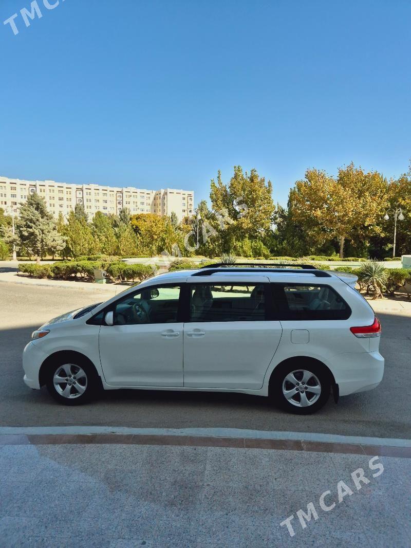 Toyota Sienna 2011 - 229 000 TMT - Aşgabat - img 9