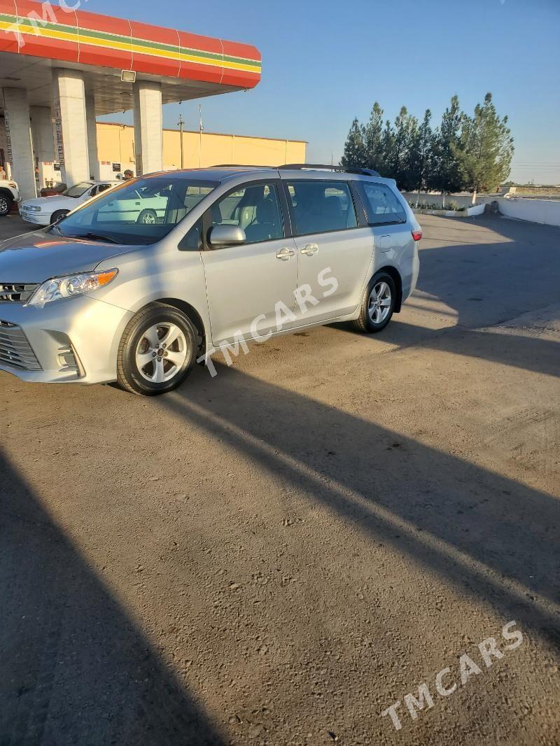 Toyota Sienna 2019 - 320 000 TMT - Mary - img 3