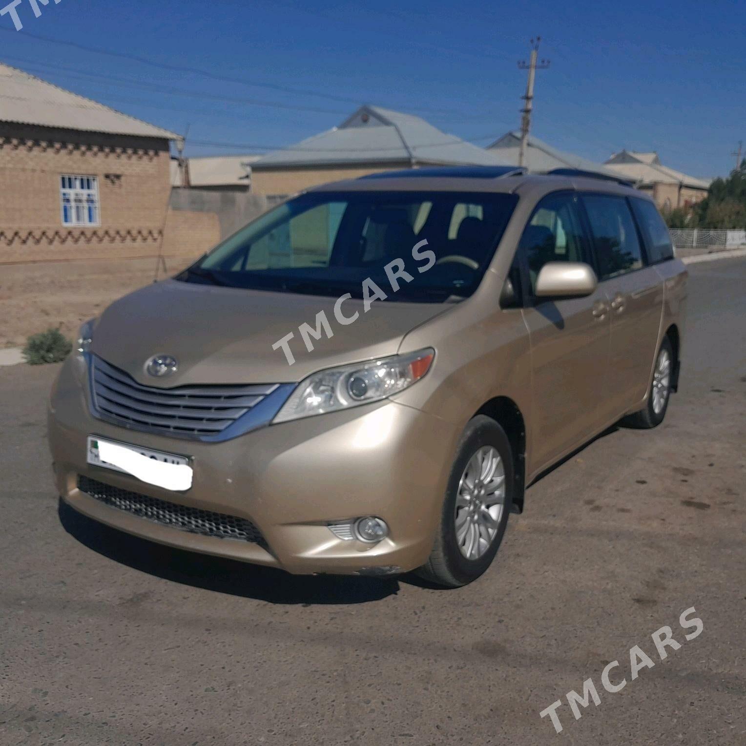 Toyota Sienna 2011 - 260 000 TMT - Серахс - img 4