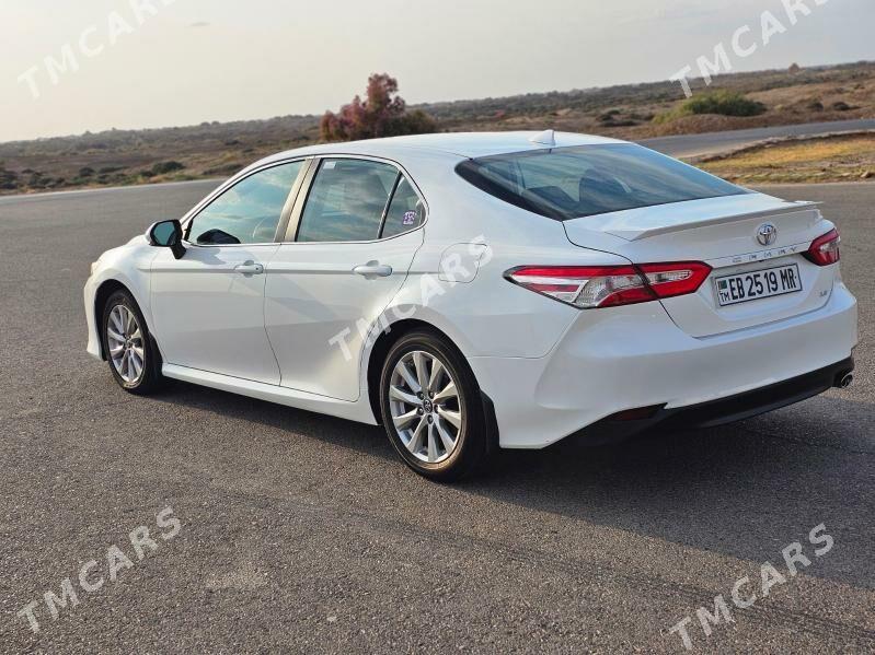 Toyota Camry 2019 - 240 000 TMT - Мары - img 3