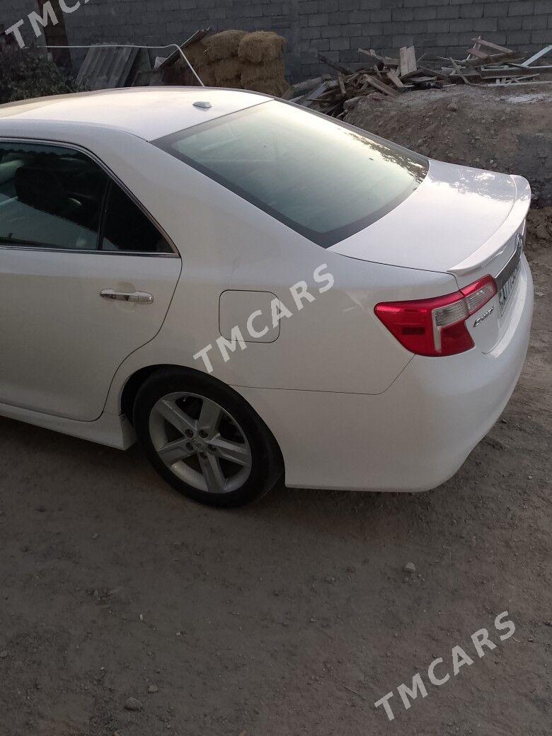 Toyota Camry 2012 - 190 000 TMT - Ак-Бугдайский этрап - img 3