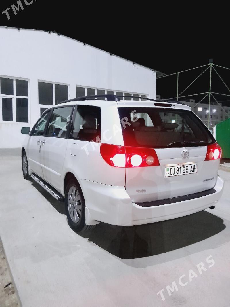 Toyota Sienna 2009 - 220 000 TMT - Ашхабад - img 5