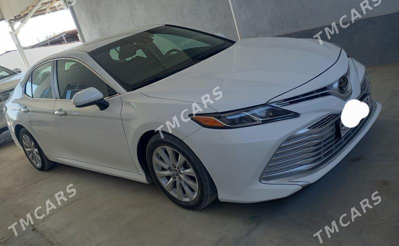 Toyota Camry 2018 - 300 000 TMT - 4 mkr - img 2