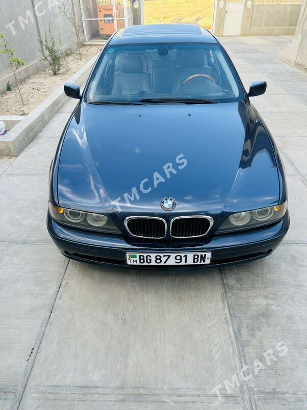 BMW E39 2003 - 140 000 TMT - Балканабат - img 2