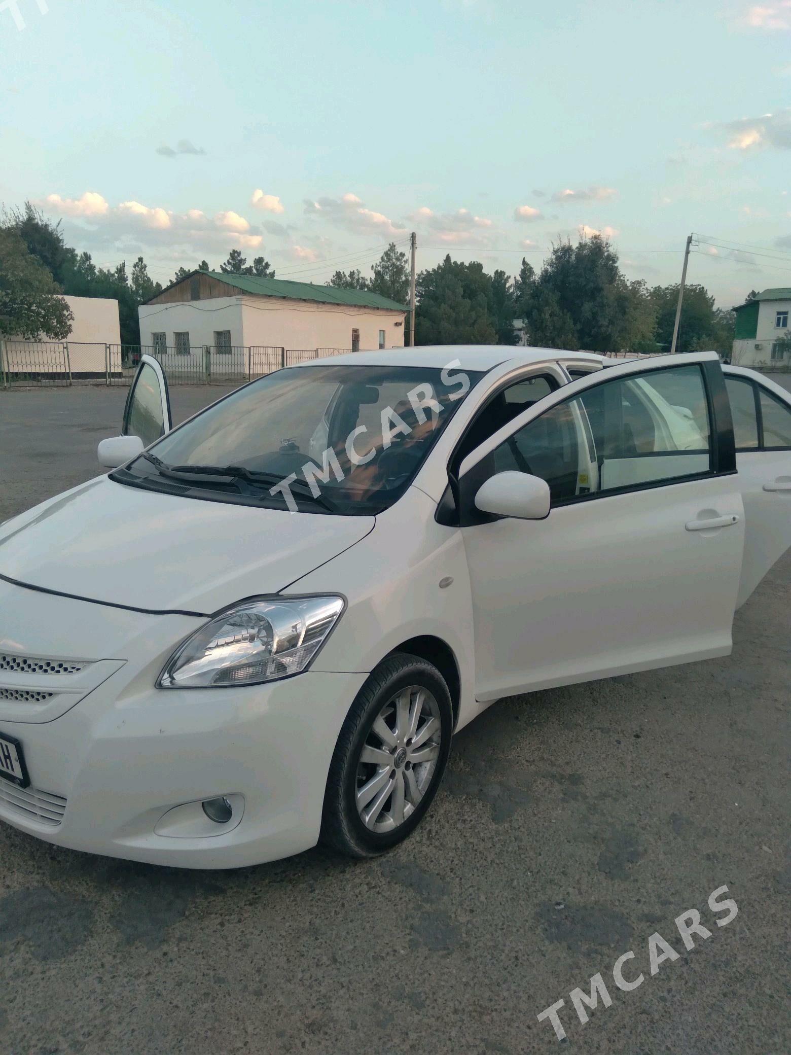 Toyota Yaris 2010 - 95 000 TMT - Aşgabat - img 2