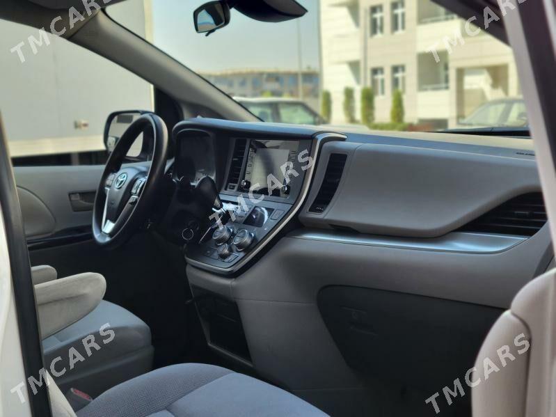 Toyota Sienna 2019 - 335 000 TMT - Мары - img 6