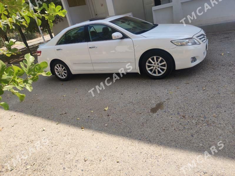 Toyota Camry 2011 - 190 000 TMT - Şatlyk - img 3