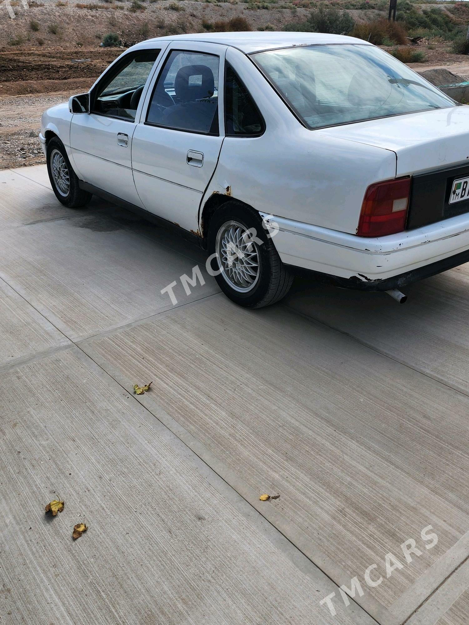 Opel Vectra 1992 - 22 000 TMT - Теджен - img 4