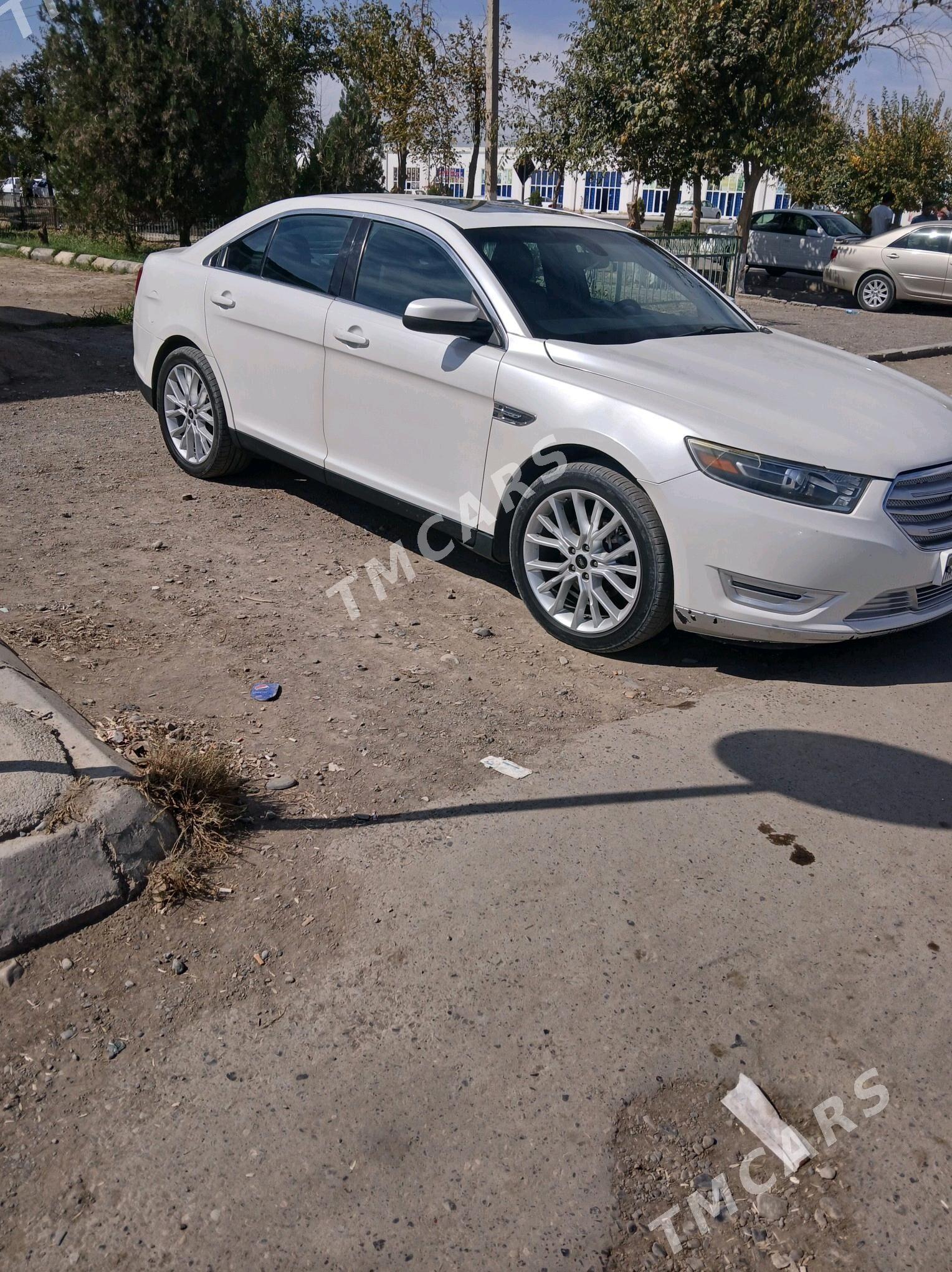 Ford Taurus 2018 - 260 000 TMT - Aşgabat - img 2