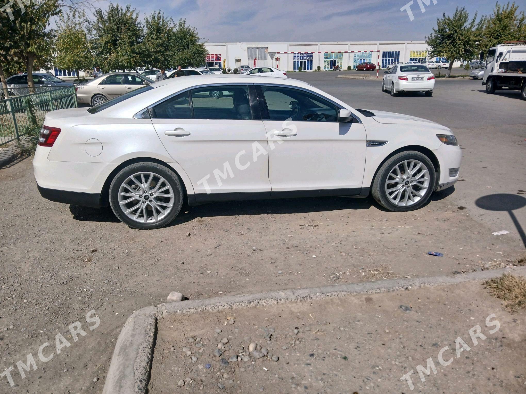 Ford Taurus 2018 - 260 000 TMT - Ашхабад - img 4