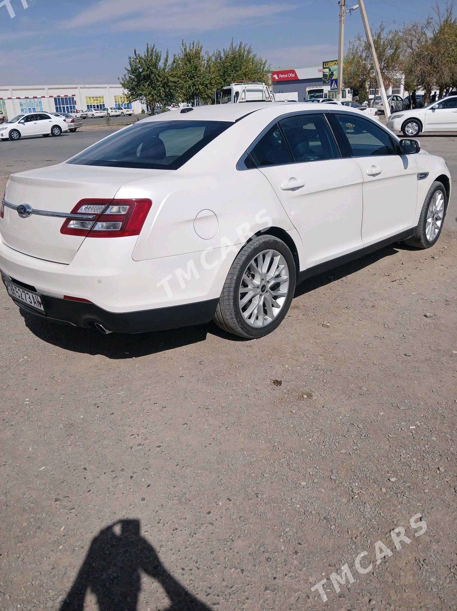 Ford Taurus 2018 - 260 000 TMT - Aşgabat - img 5