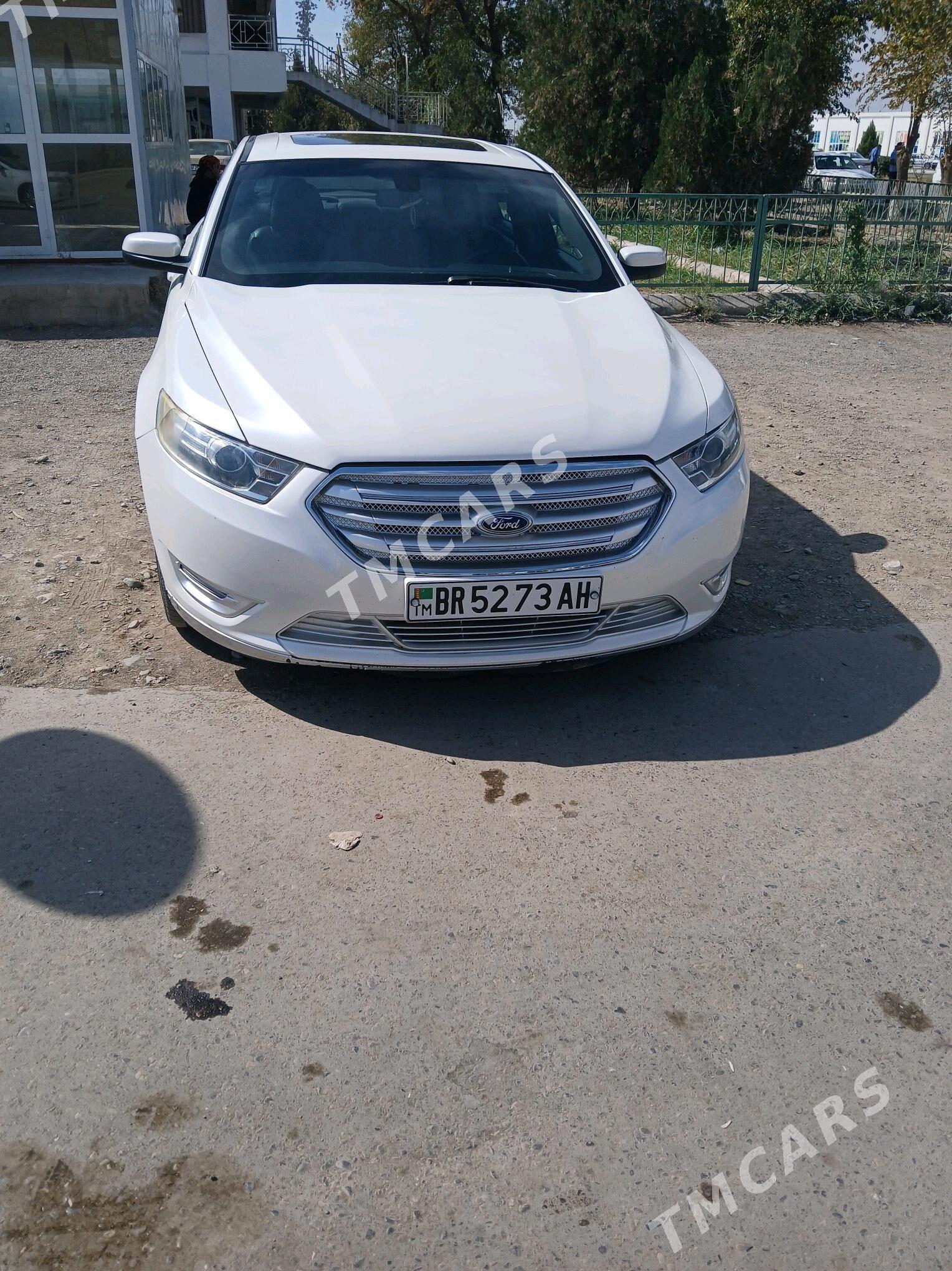 Ford Taurus 2018 - 260 000 TMT - Aşgabat - img 7