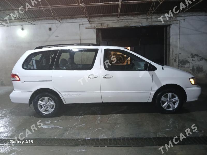 Toyota Sienna 2002 - 160 000 TMT - Байрамали - img 2