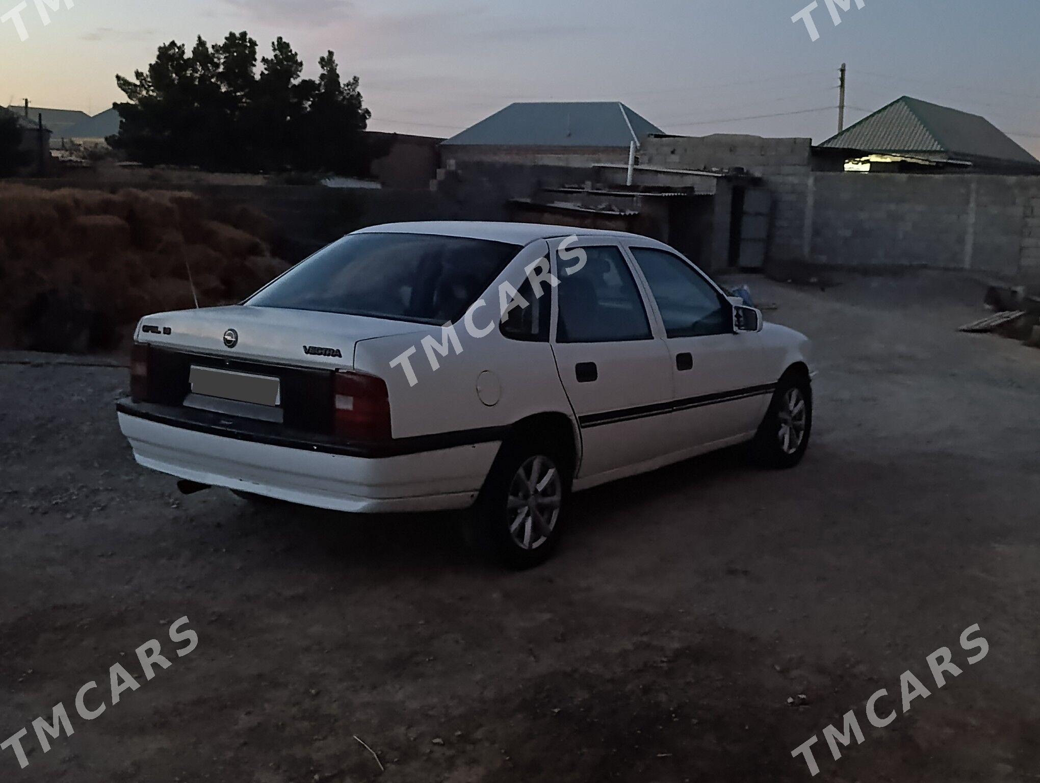 Opel Vectra 1992 - 25 000 TMT - Бахарден - img 3