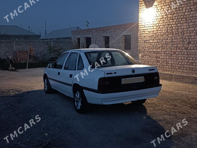 Opel Vectra 1992 - 25 000 TMT - Бахарден - img 2