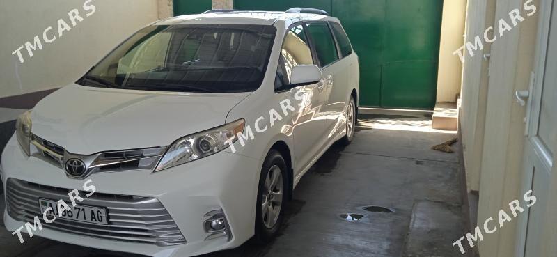 Toyota Sienna 2020 - 385 000 TMT - Ашхабад - img 3