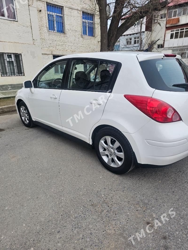 Nissan Versa 2010 - 95 000 TMT - Кëши - img 5