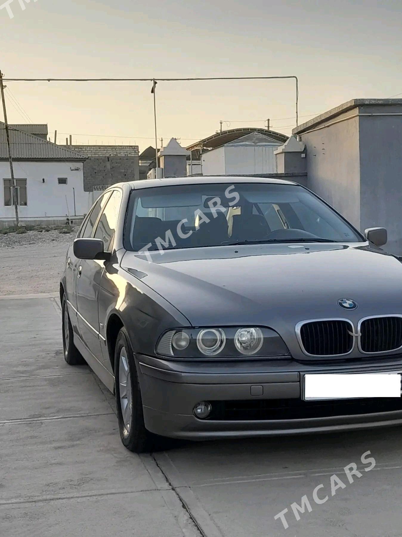 BMW 525 2002 - 105 000 TMT - Балканабат - img 2