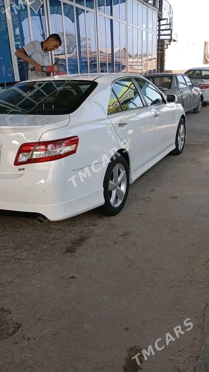 Toyota Camry 2011 - 170 000 TMT - Байрамали - img 2