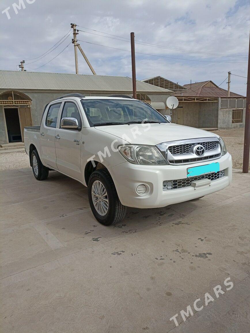 Toyota Hilux 2010 - 220 000 TMT - Гумдаг - img 3