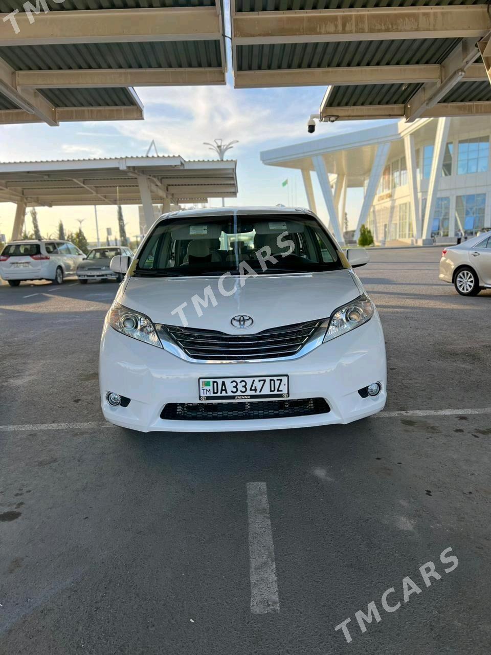 Toyota Sienna 2010 - 260 000 TMT - Шабатский этрап - img 4