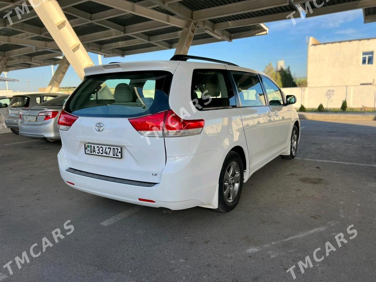 Toyota Sienna 2010 - 260 000 TMT - Шабатский этрап - img 6