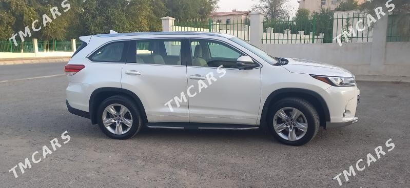 Toyota Highlander 2018 - 550 000 TMT - Ашхабад - img 3