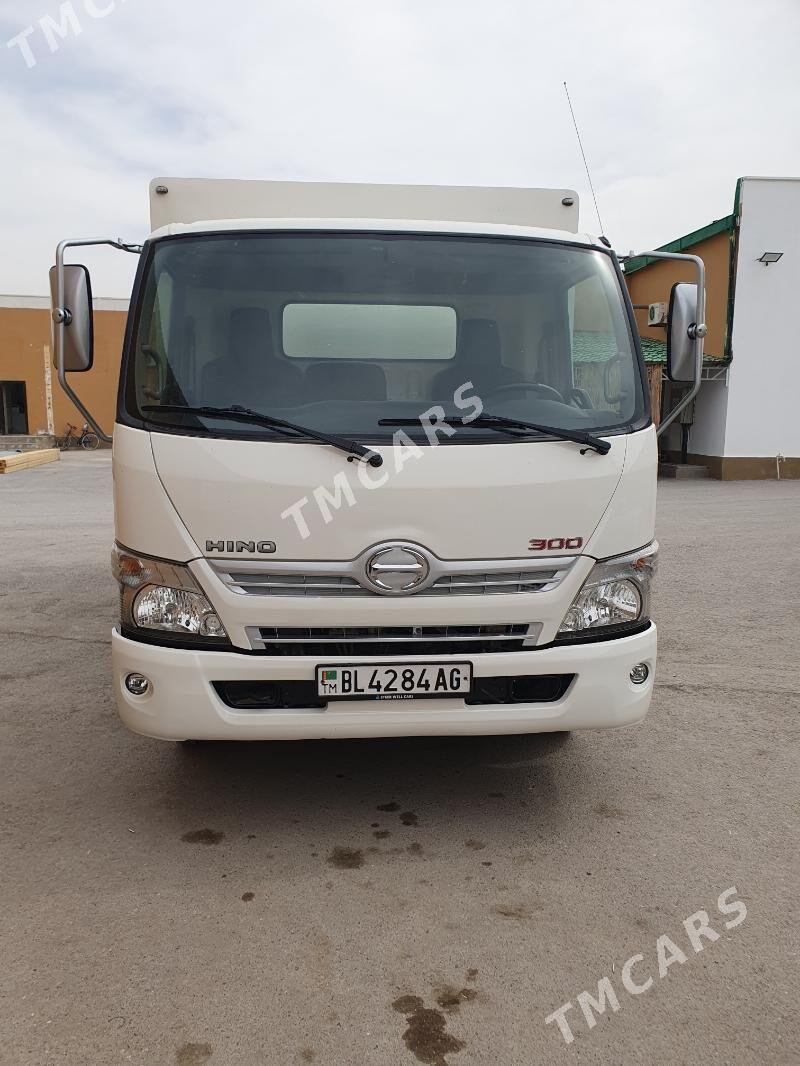 Toyota Hino 2019 - 720 000 TMT - Ашхабад - img 3