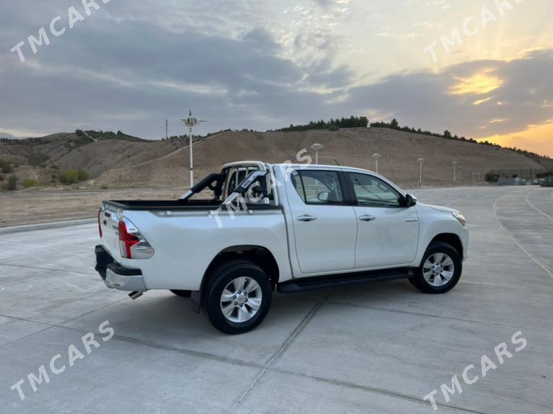 Toyota Hilux 2019 - 600 000 TMT - Aşgabat - img 6