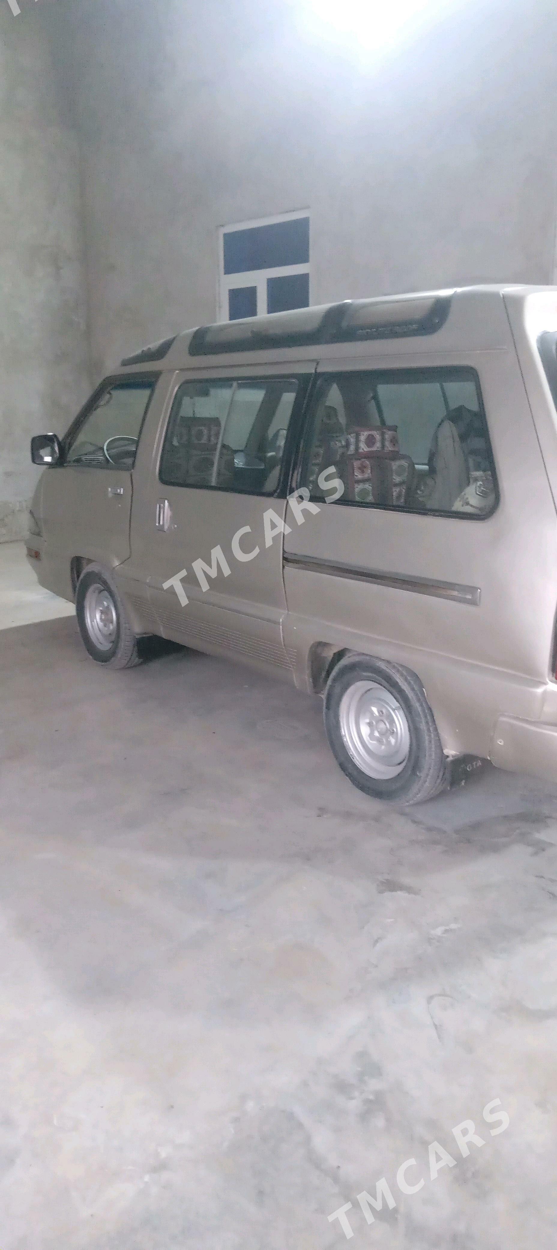 Toyota Town Ace 1990 - 30 000 TMT - Сакар - img 4