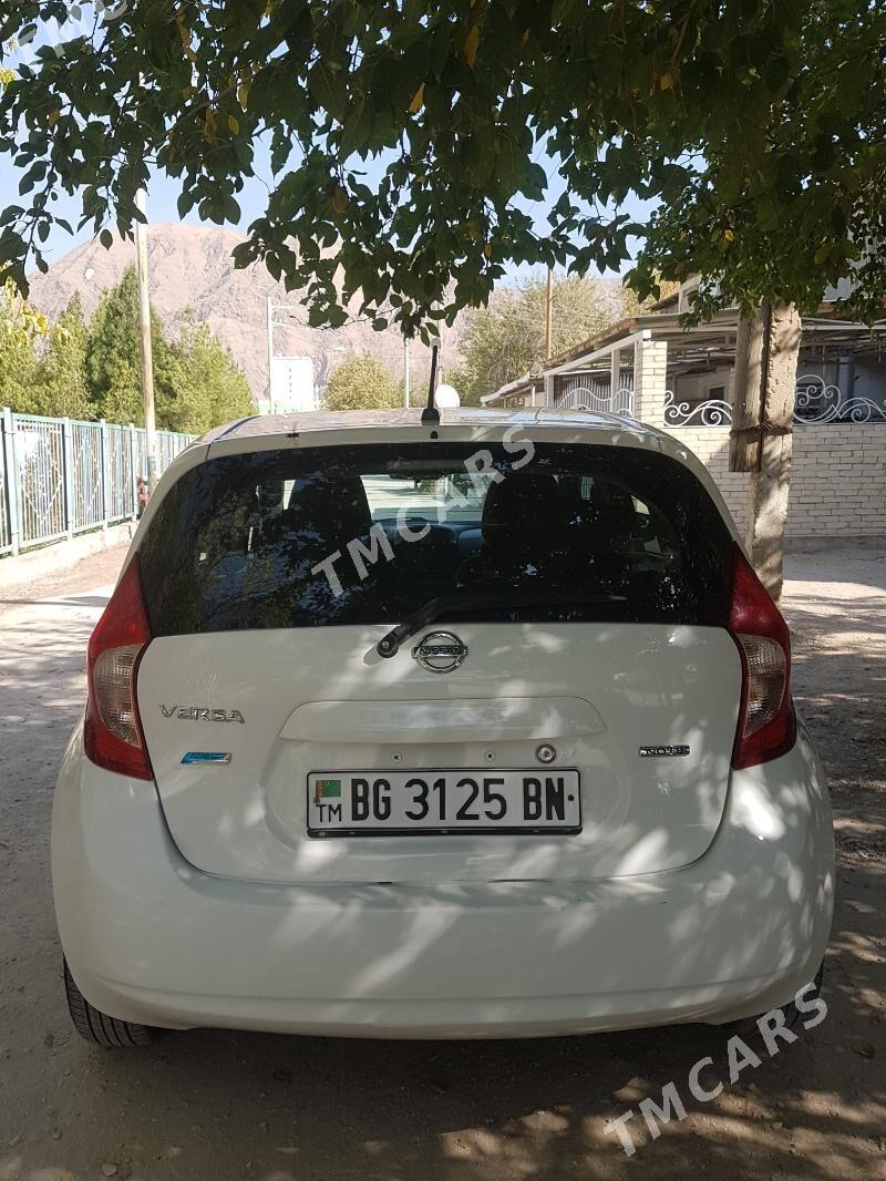 Nissan Versa 2015 - 125 000 TMT - Балканабат - img 2