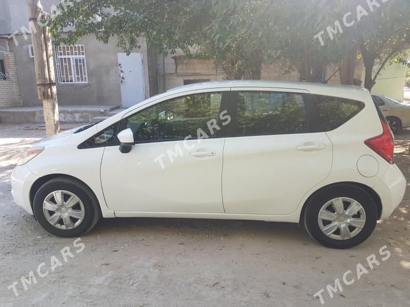 Nissan Versa 2015 - 125 000 TMT - Балканабат - img 3