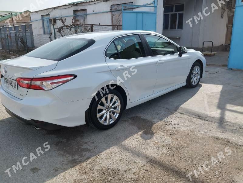 Toyota Camry 2018 - 300 000 TMT - Aşgabat - img 2