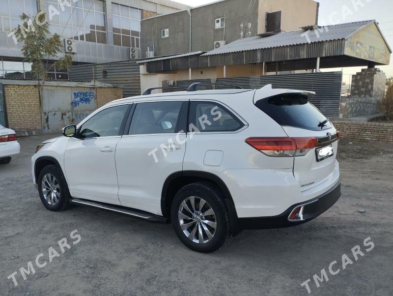 Toyota Highlander 2017 - 330 000 TMT - Тагтабазар - img 2