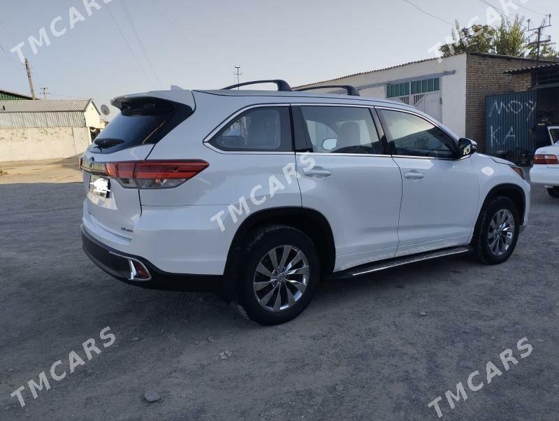 Toyota Highlander 2017 - 330 000 TMT - Тагтабазар - img 5