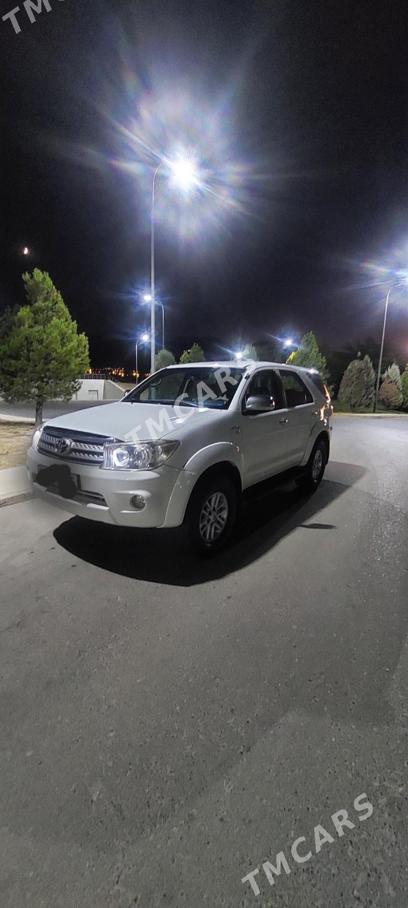 Toyota Fortuner 2009 - 260 000 TMT - Aşgabat - img 4