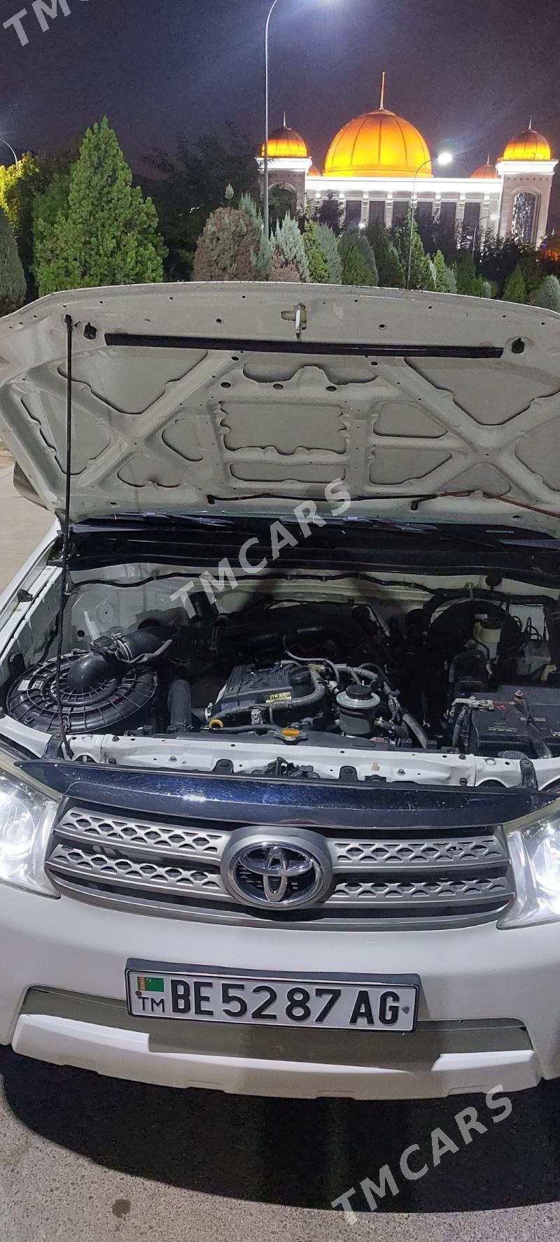 Toyota Fortuner 2009 - 260 000 TMT - Aşgabat - img 6