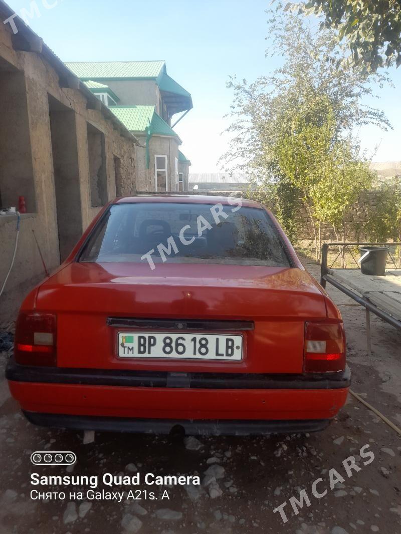 Opel Vectra 1990 - 15 000 TMT - Магданлы - img 2